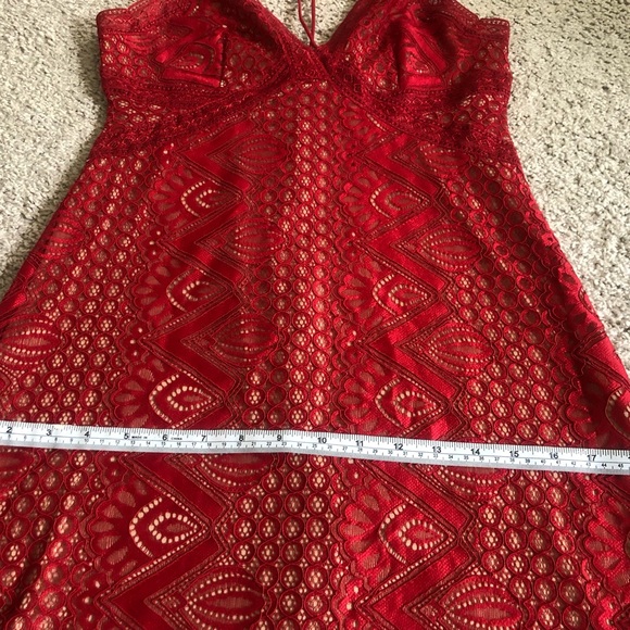 Guess NWOT Long Red Net Dress - Picture 15 of 16